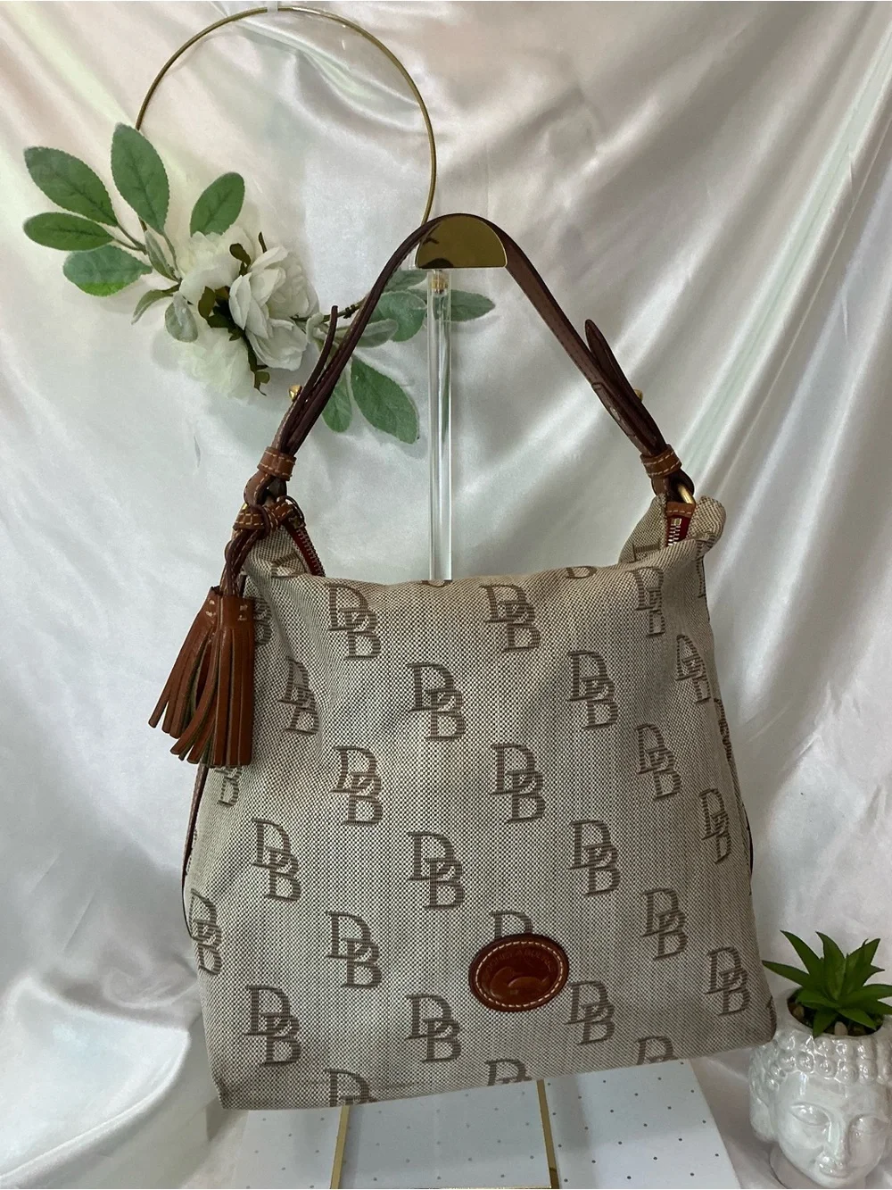 Preloved Good Dooney & Bourke Beige Canvas DB Monogram Hobo Bag w Gold Hardware